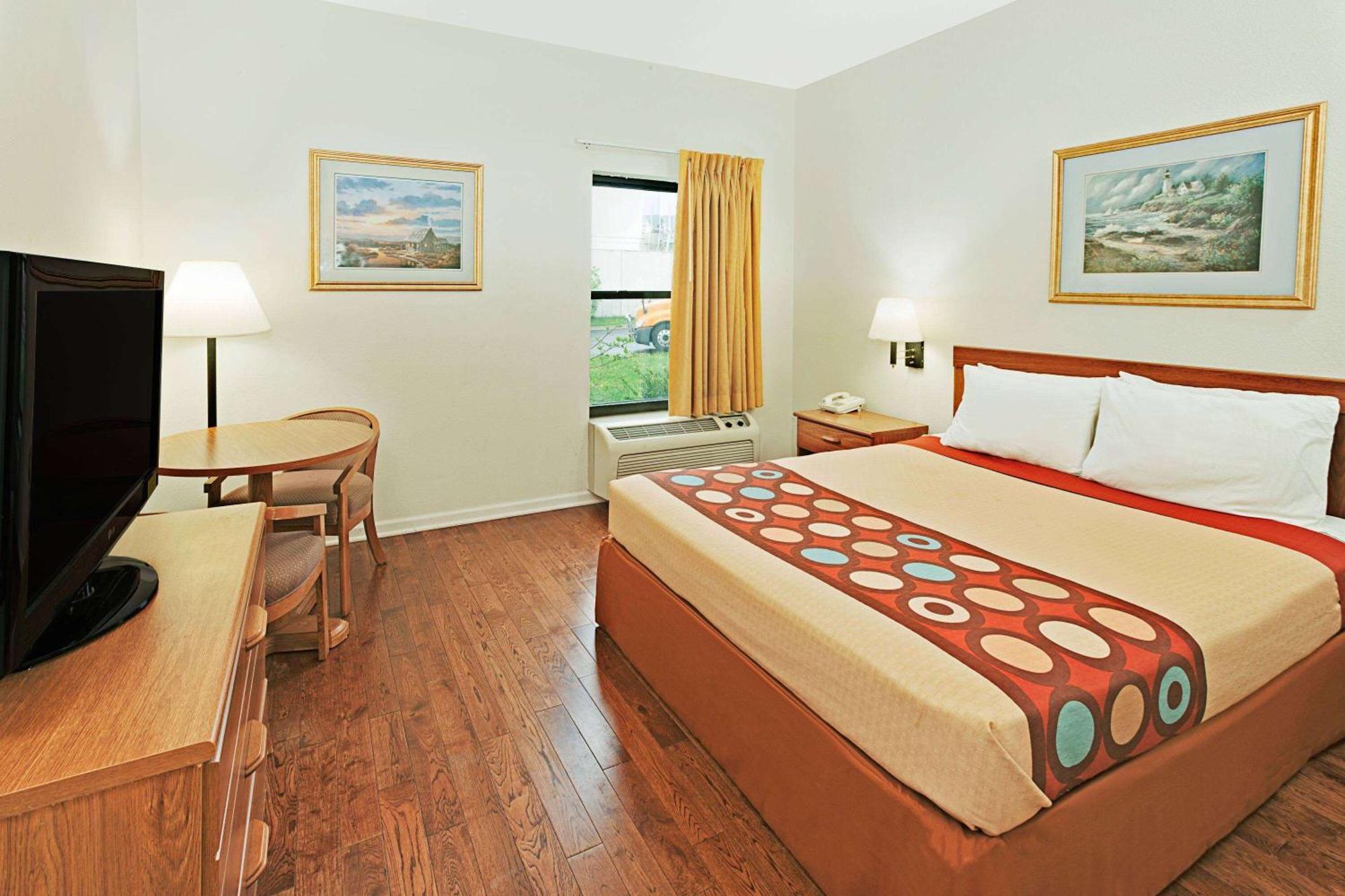 Super 8 By Wyndham Hampshire Il Hotell Exteriör bild